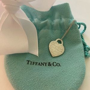 TIFFANY & CO. NEW YORK NOTES HEART TAG CHARM PENDANT